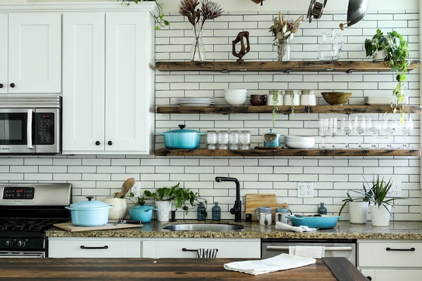 bếp dựa vào tường nhà vệ sinh