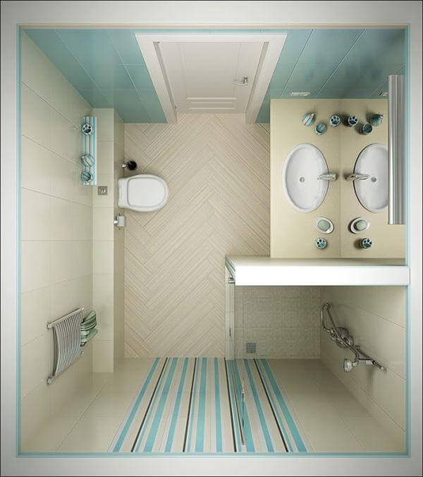 Một bồn tắm đứng nhỏ trong phòng kết hợp thiết bị vệ sinh cần thiết